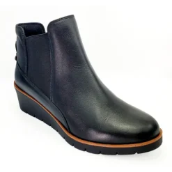 Reverse Women's Galway Wedge Bootie Wide Black